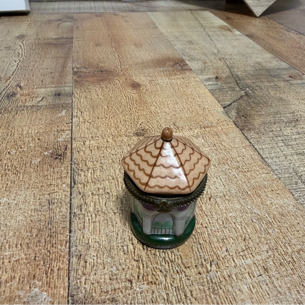 Tiny Gazebo Trinket Box  Ceramic 3" weathervane inside Rare Two's Company - Picture 2 of 9
